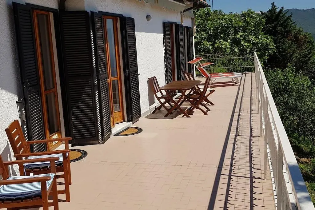 La Casa Di Enzo Villa Noli Italy