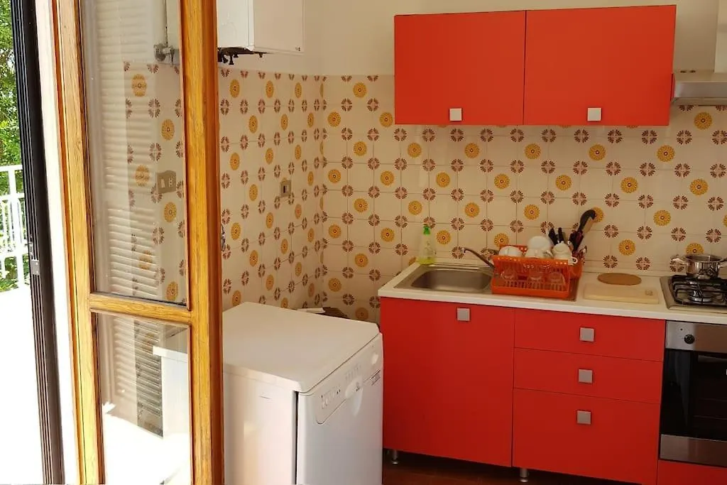 La Casa Di Enzo Villa Noli 0*,  Italy